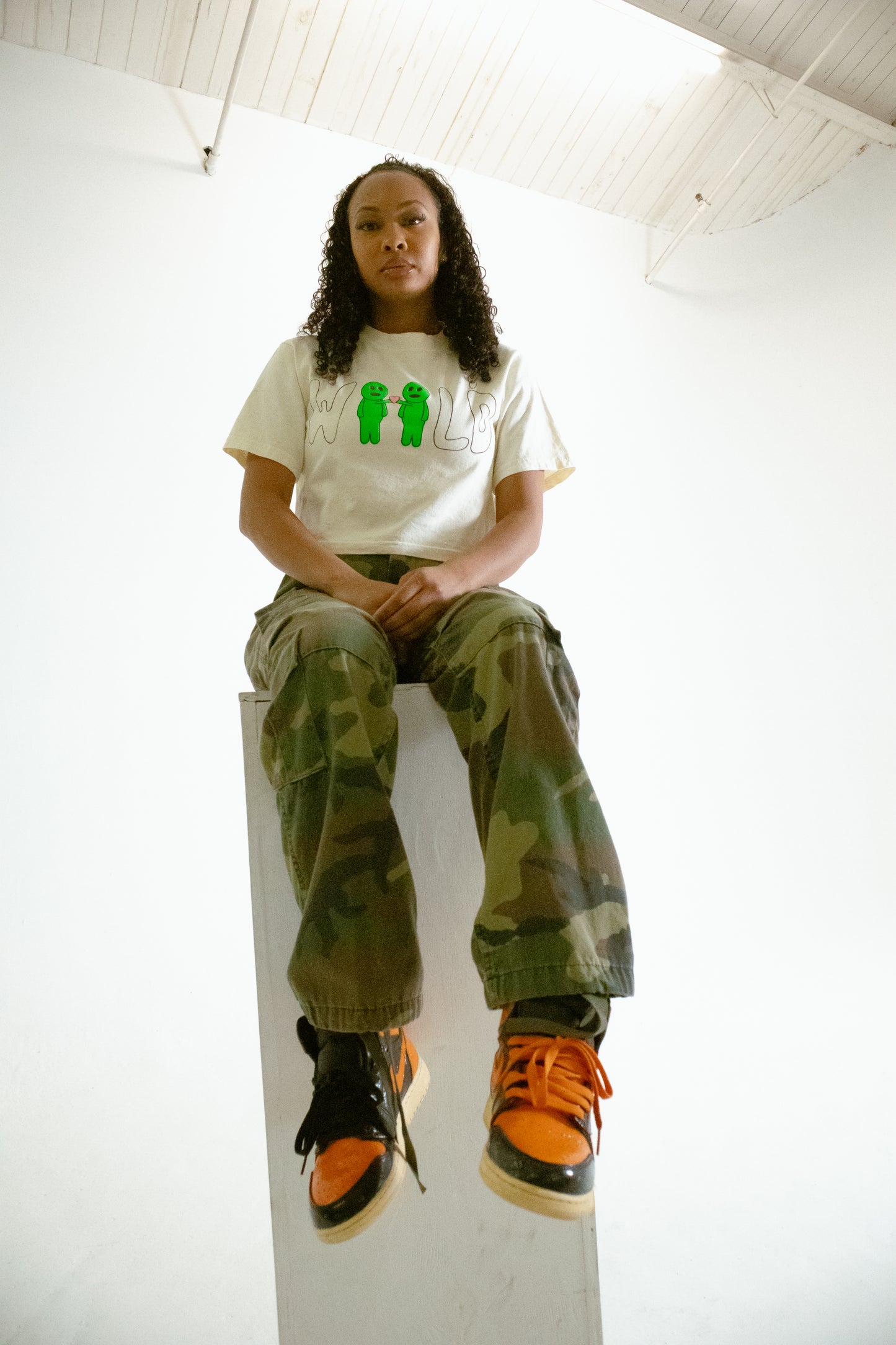 WIILD ALIEN CROP TEE