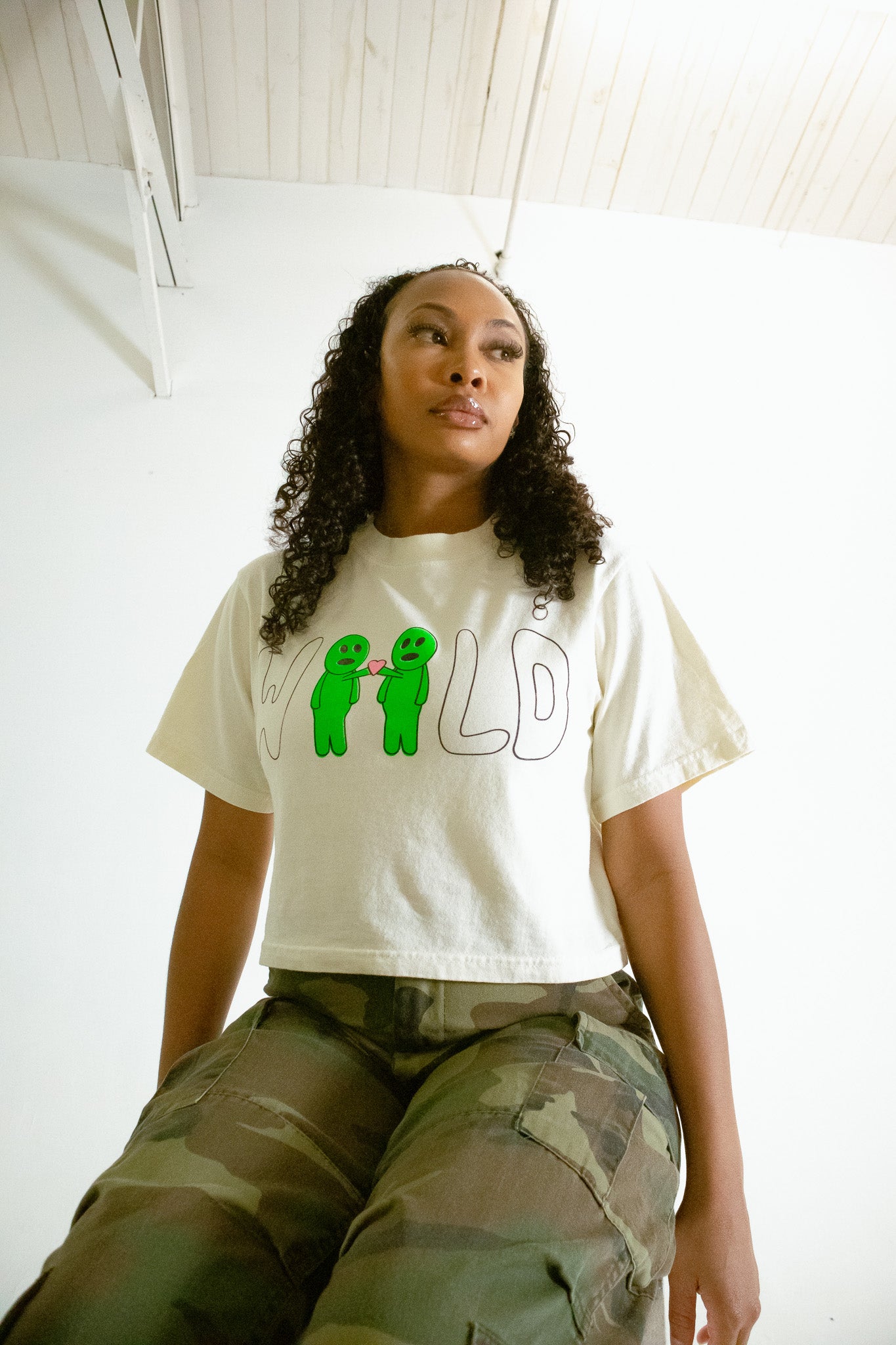 WIILD ALIEN CROP TEE